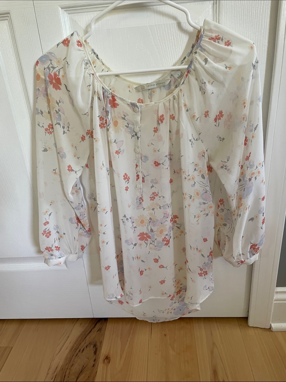 LC Lauren Conrad White Floral Button-Front Peasant Blouse